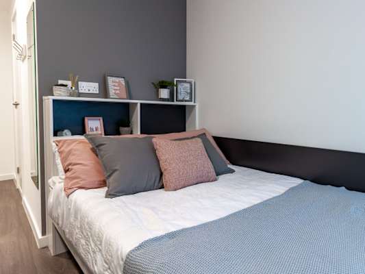 Bronze En Suite room type